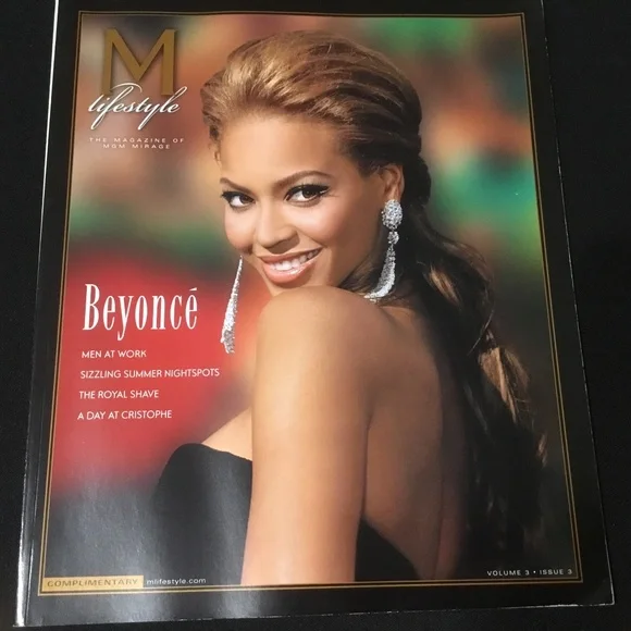 Beyoncé on Cover of M Lifestyle Magazine VOL 3 * ISSUE 3 2005 - Picture 1 of 5